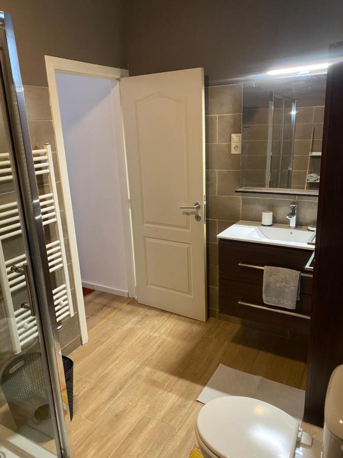 Superbe Appartement Charleroi Exteriör bild