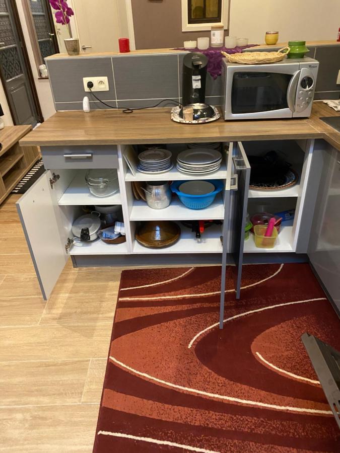 Superbe Appartement Charleroi Exteriör bild