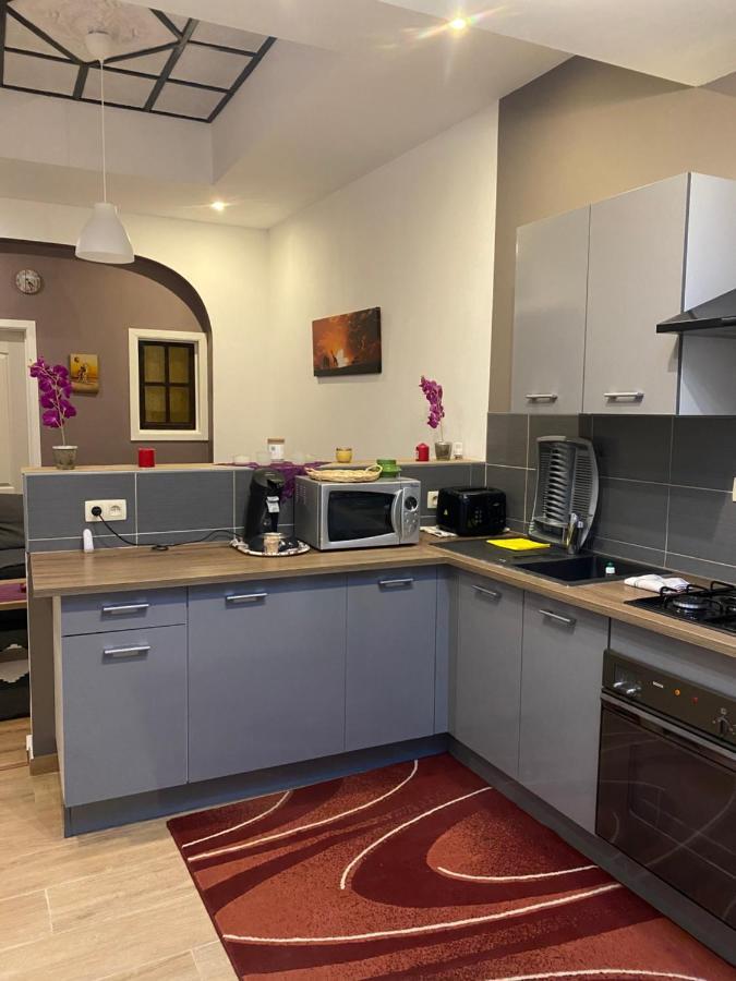 Superbe Appartement Charleroi Exteriör bild